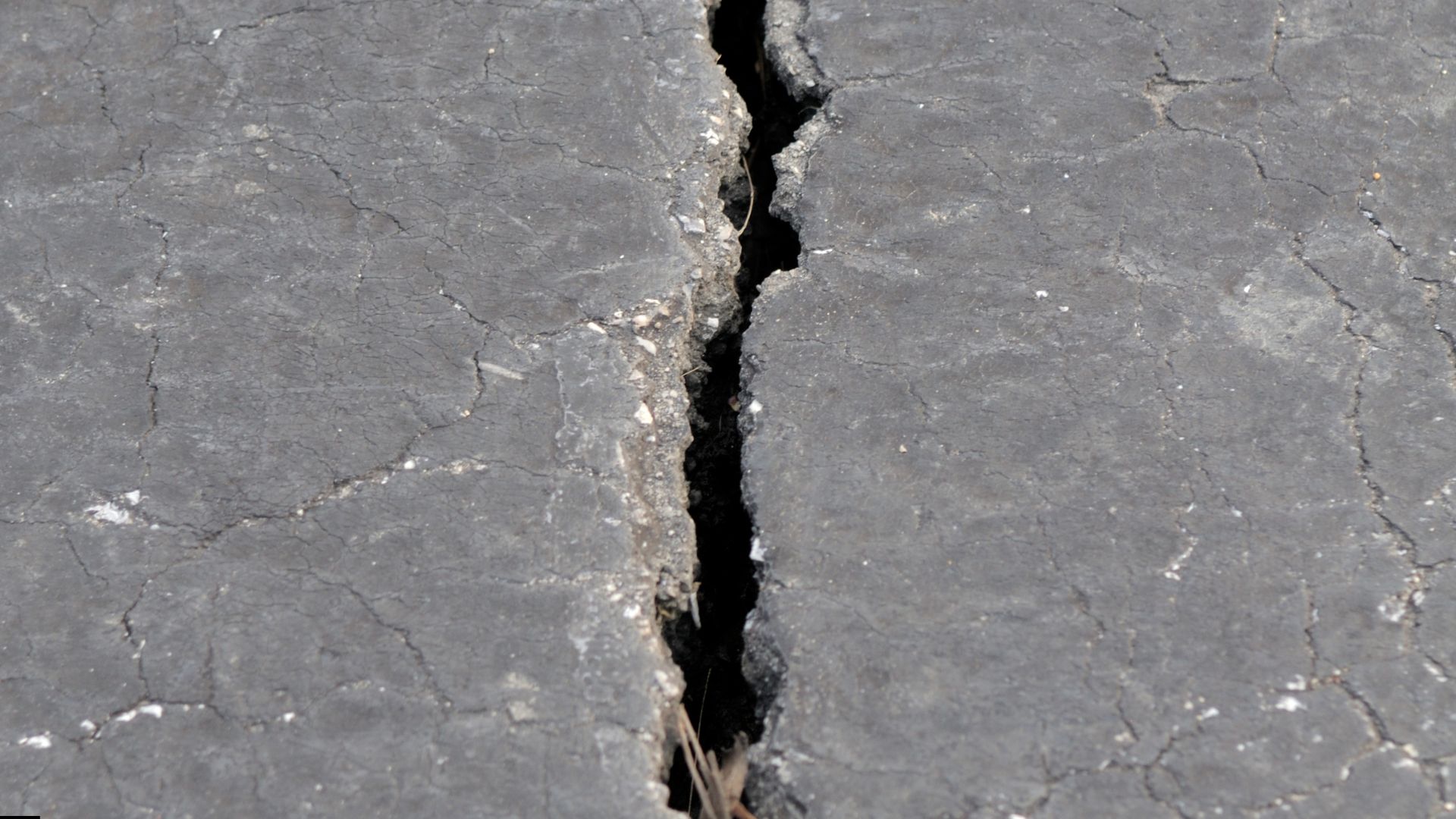 zipwp-image-concrete-foundation-crack-repair-8.jpg